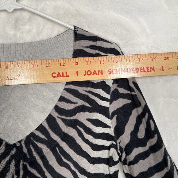 Express Y2K Women’s Sweater Size S Animal Print Zebra V Neck Long Sleeves - Picture 8 of 12